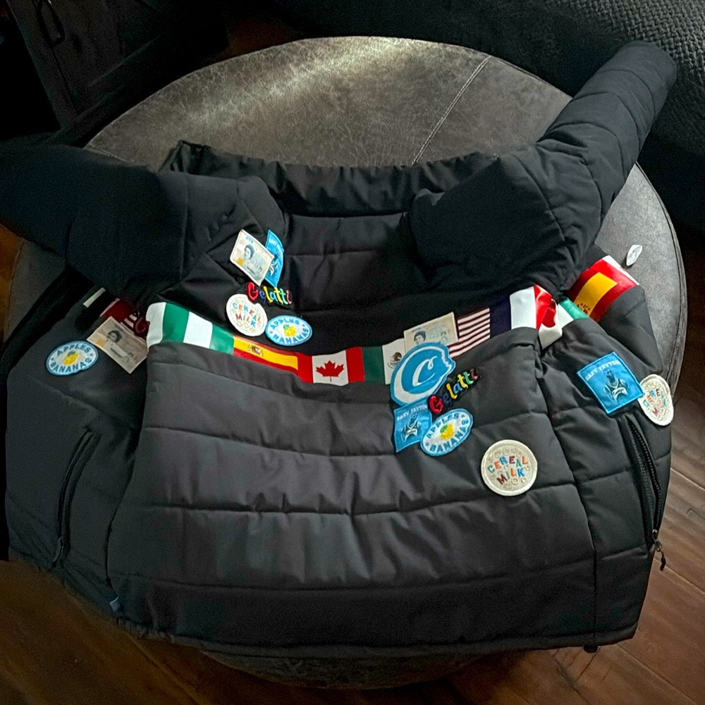 Cookies puffer jacket Size M